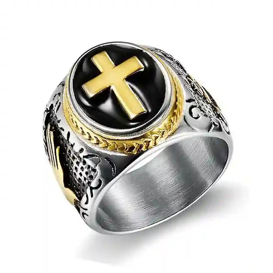 Bague Noire avec Croix Dorée